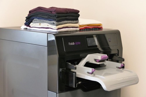 840px-FoldiMate_with_folded_items.0